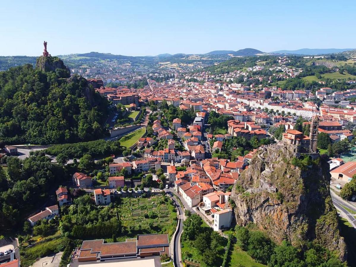 Maison Au Loup - Superbe Ancien Hotel Particulier Du Xvie Siecle Au Coeur De La Vieille Ville Du Puy Le Puy-en-Velay Екстер'єр фото